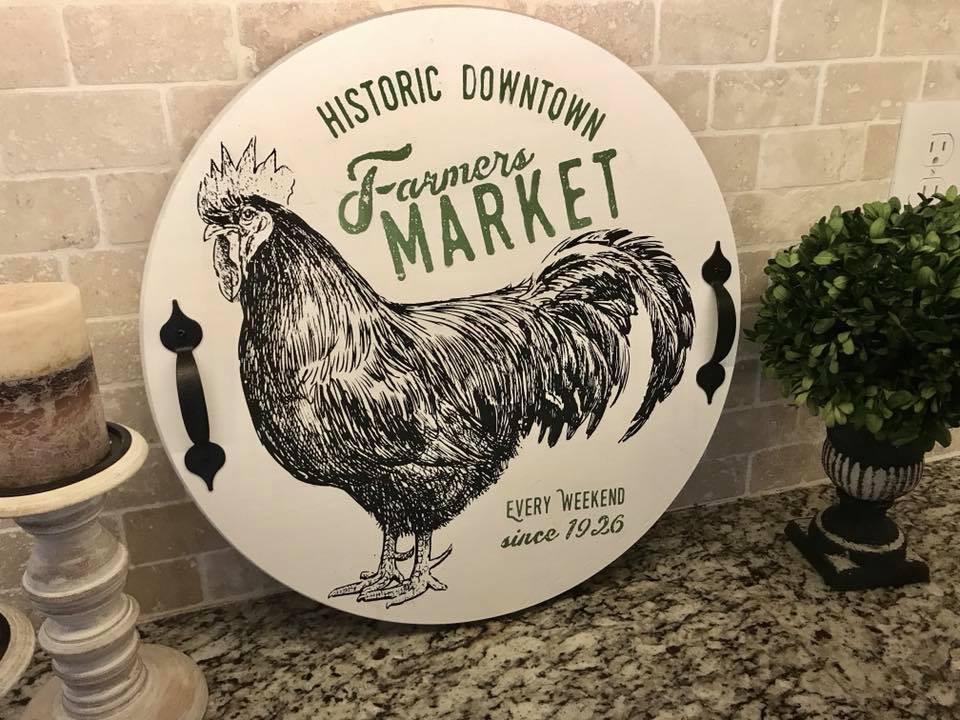 Farmhouse Style Decorations and Accents