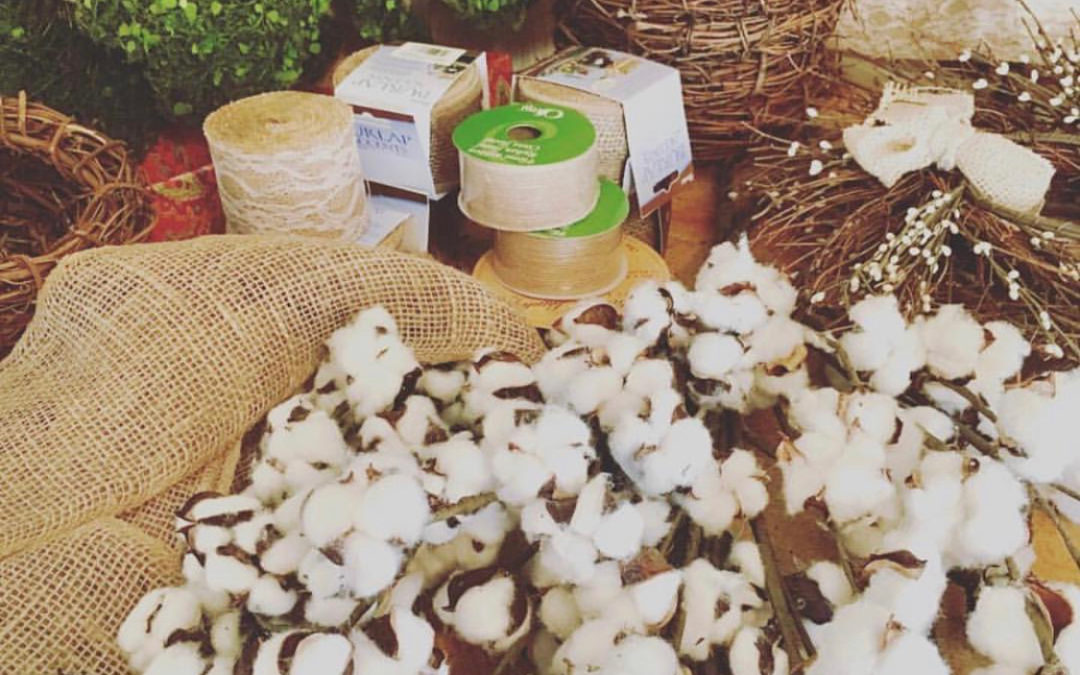 A Guide to Wreath Making | How to Choose Flowers, Greenery & Supplies