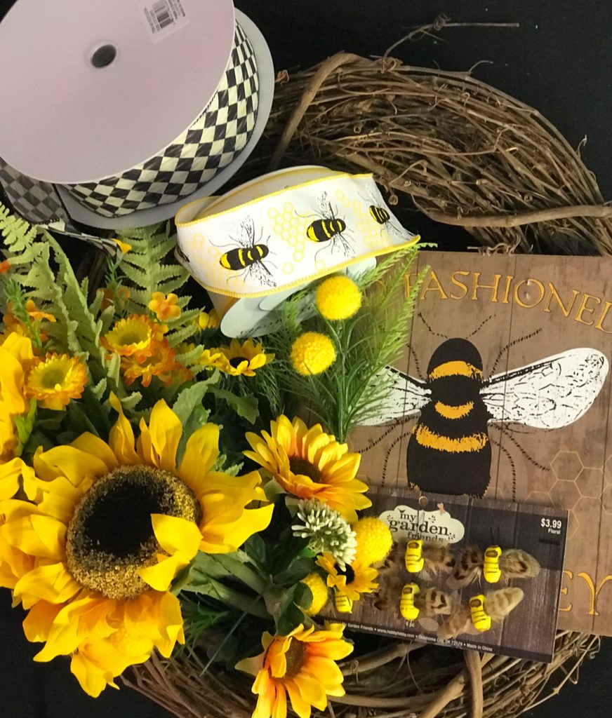 DIY Summer Wreath - The cutest Bee wreath for Summer