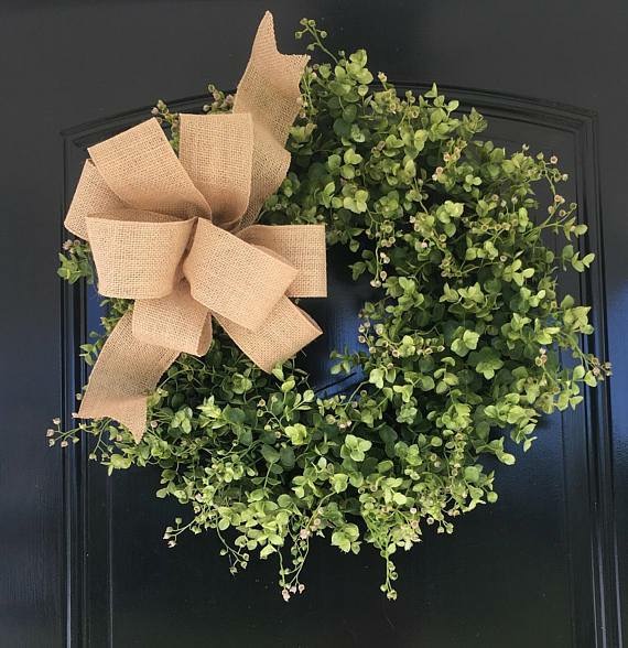 How to Make a DIY Eucalyptus Wreath - This easy greenery wreath is perfect to add farmhouse charm to your front door!